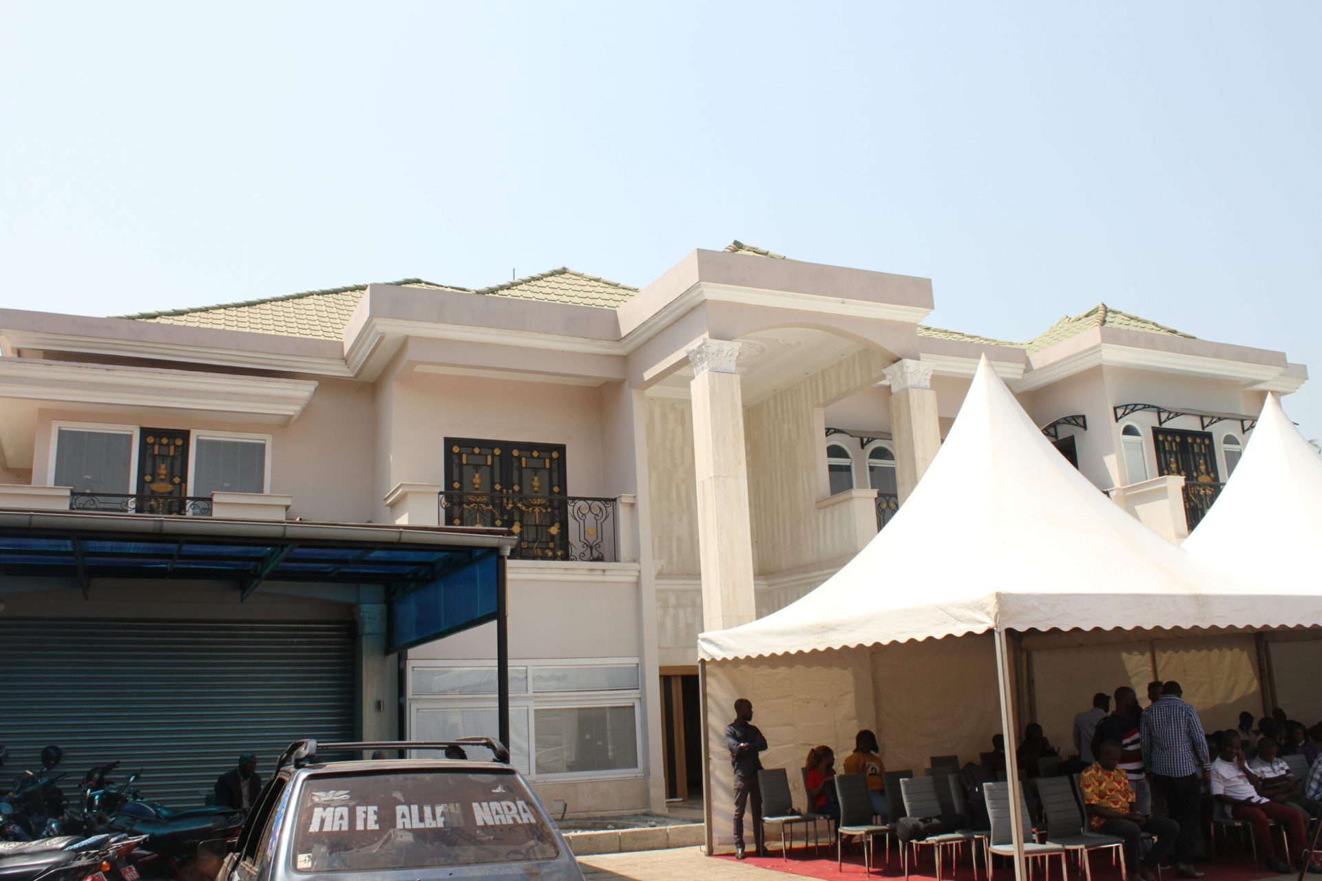 Guinée Transition Maison de la presse le sens dun geste Base Cote